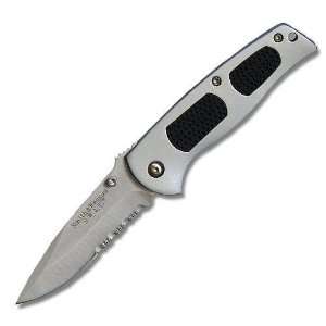  Smith & Wesson SWAT Knife 1/2 Serrated Folding Knife 