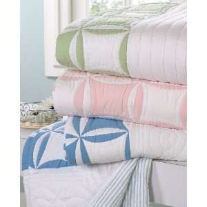  Amity Home Circle Pink Twin Sized Quilt: Home & Kitchen