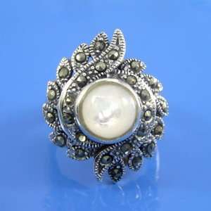 10.67 grams 925 Sterling Silver Marcasite White MOP Flower Ring Size 6 