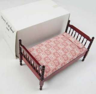NEW Miniature Mahogany Spindel Dollhouse Bed Pink Floral Bedding 