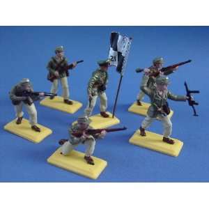   DSG WWII German Afrika Korp Toy Soldiers with Regimen: Toys & Games