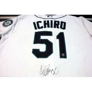  Signed Ichiro Suzuki Jersey: Sports & Outdoors
