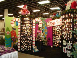 24 TRADE SHOW DISPLAY VELCRO Includes Lighting & Cases   Excellent 