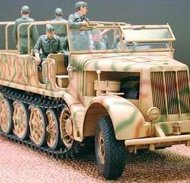 35246 1/35 TAMIYA Schwerer Zugkraftwagen 18t FAMO  