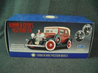 Franklin Mint Bonnie & Clydes 1932 Ford V 8 Die Cast 1:24 Firearm 