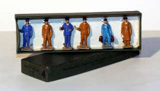 DINKY TOYS 4 ENGINEERS VERY RARE WAR TIME SET SMALL FIGURES MIB  