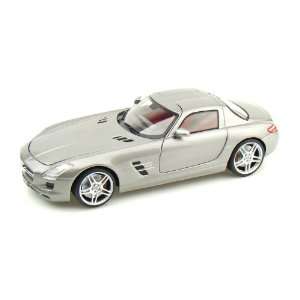  2011 Mercedes SLS Gullwing AMG Silver 1/18 Toys & Games