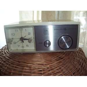  Vintage 1960s GE Musaphonic Alarm Clock Radio Solid State 