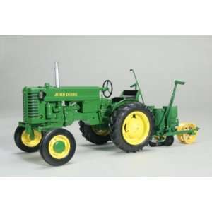  1/16th John Deere M with Planter Toys & Games