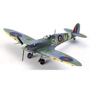   72 Supermarine Spitfire Aircraft (Plastic Models) Toys & Games