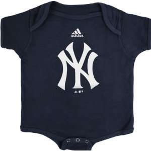  New York Yankees Navy adidas Team Logo Newborn/Infant 