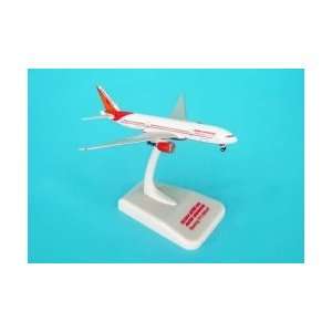  Hogan Air India 777 200LR 11000 Toys & Games