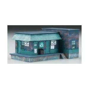  Ice House/Factory HO Scale Train Building: Toys & Games