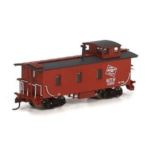  HO RTR 30 3 Window Caboose, MILW #0329 Toys & Games