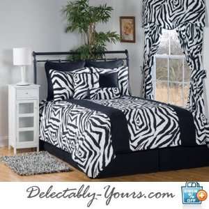   White Zebra Safari Bedding Full Comforter Set   Congo