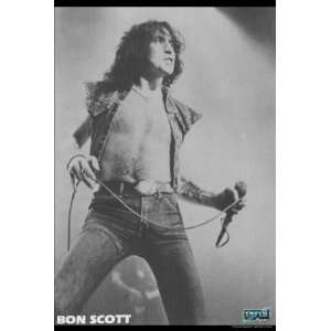 AC/DC Poster Bon Scott Live on Stage B/W: Home & Kitchen
