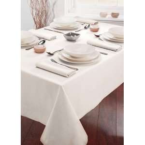   WHITE TABLE CLOTH TABLECLOTH 69 ROUND AND 4 NAPKINS 